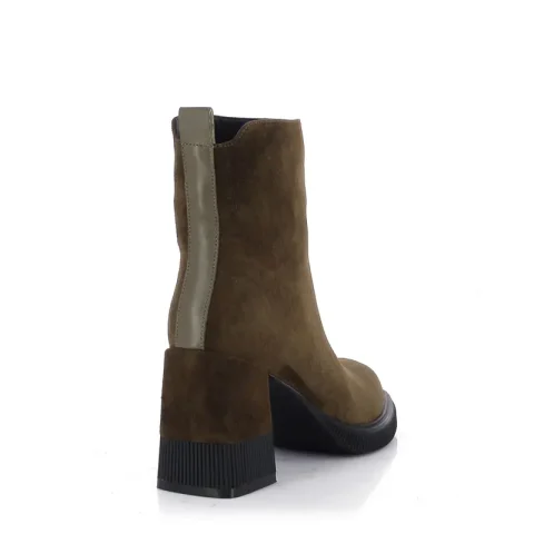 Дамски Боти На Ток CARLO FABIANI – 2302856 BROWN SUEDE — снимка 2