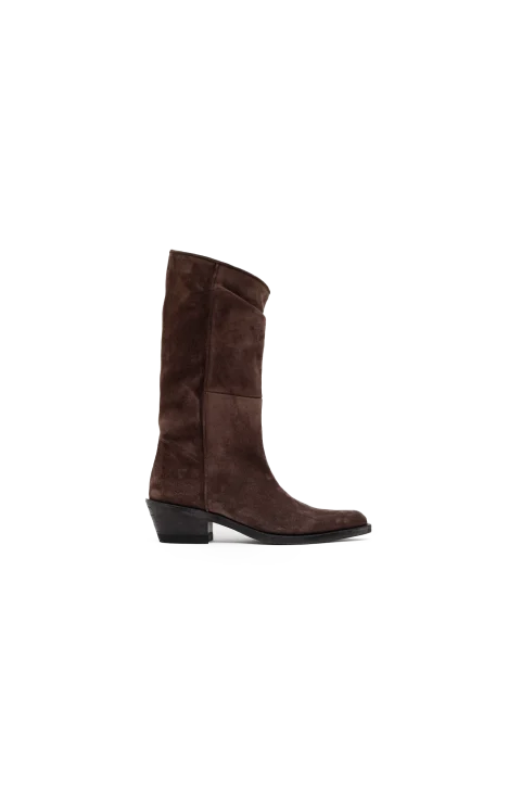 Clive Boot in Umber