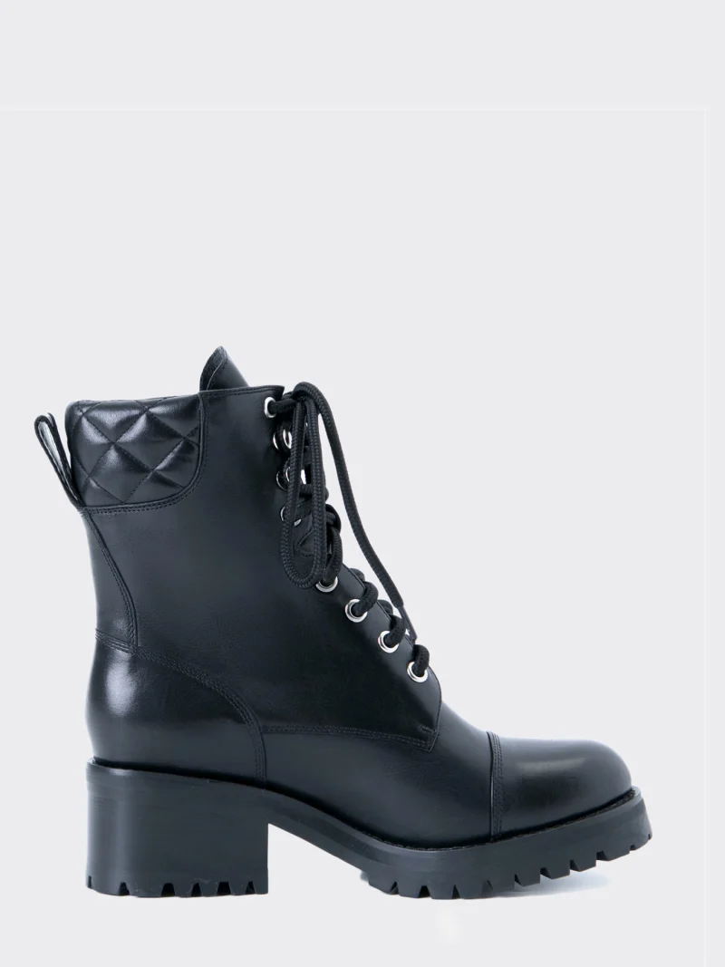 BLACK LEATHER BOOTS