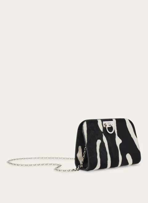 Клъч с 'furry texture' дизайн 'Diana' Ferragamo — снимка 2