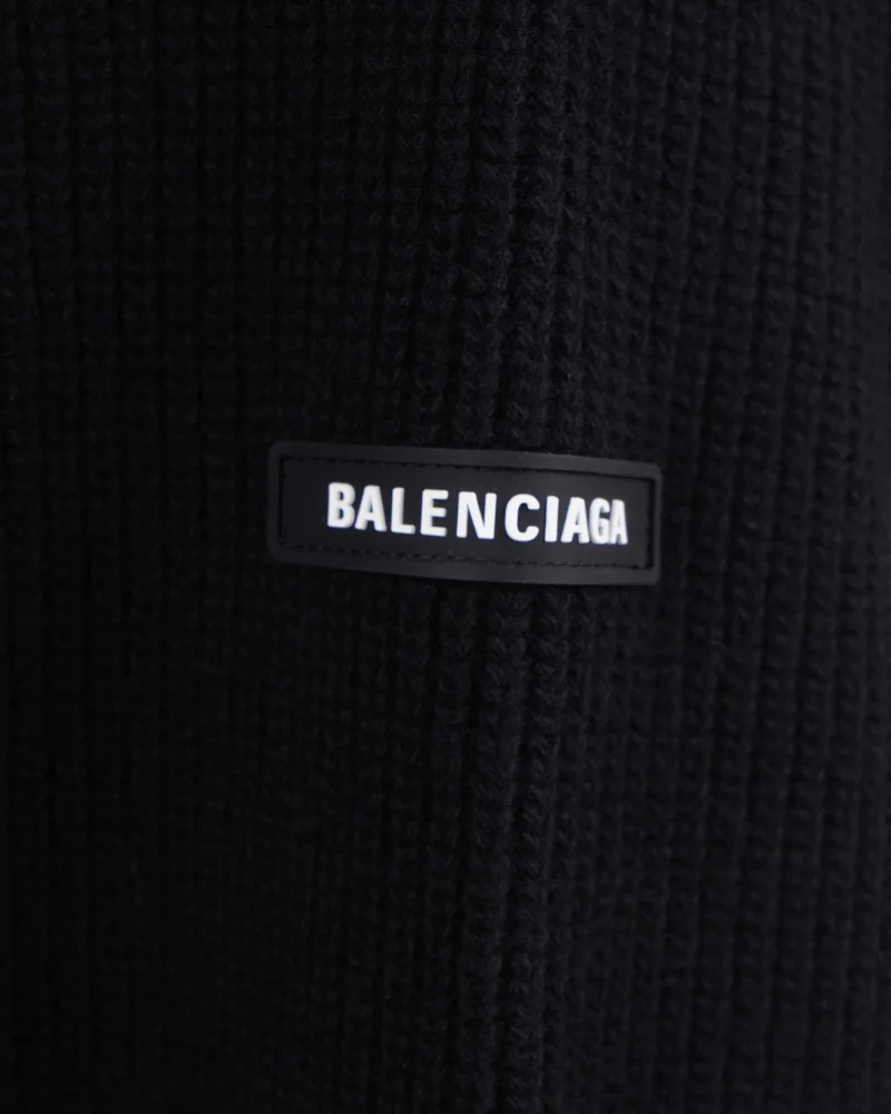 Patch Crewneck Sweater in Black — снимка 3