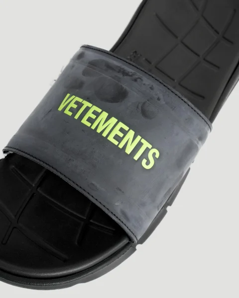 Logo Embossed Slides — снимка 4