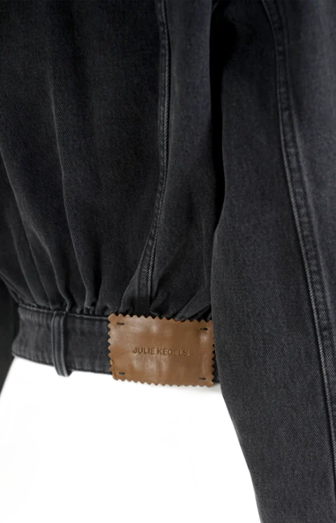 Venim Cropped Denim Jacket in Faded Black — снимка 2