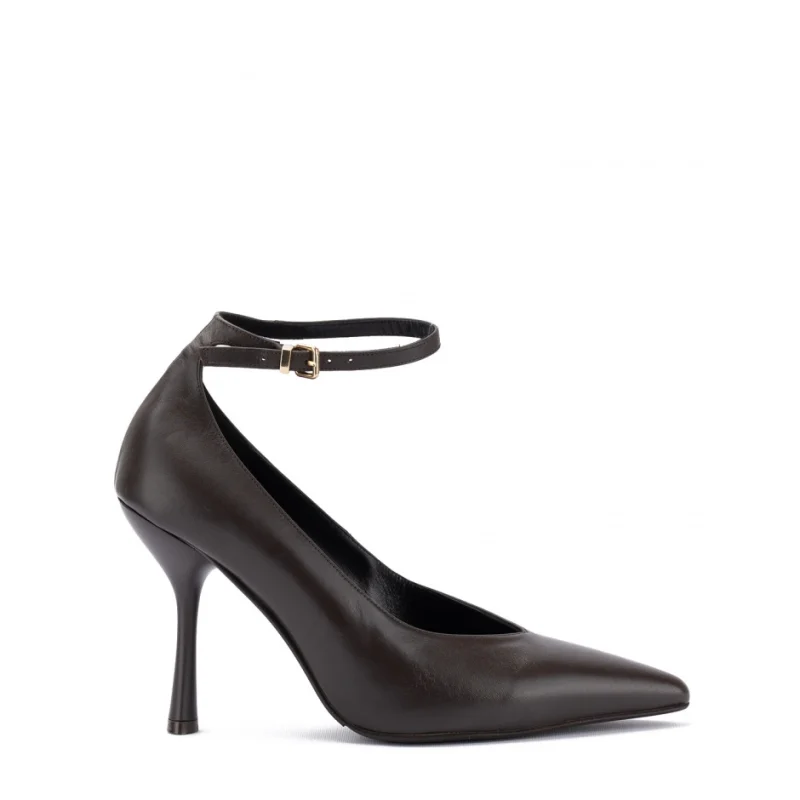 Дамски кафяви обувки Albano