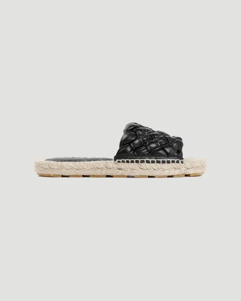 Jack Flat Sandal in Black
