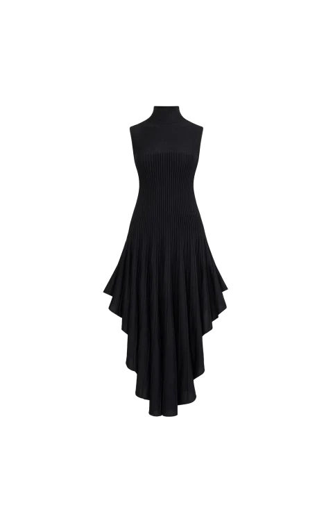 Sculpting Pointed Dress in Black