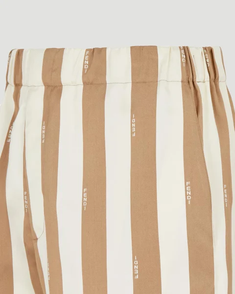 Short Trousers in Beige Pequin Silk — снимка 3