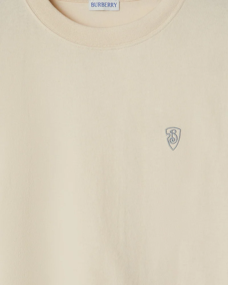 B-Shield Logo T-Shirt in Tundra — снимка 2