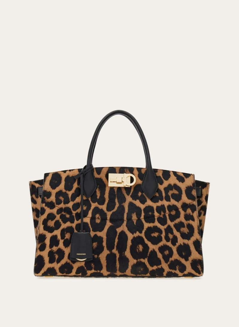 Чанта с 'furry texture' дизайн 'Studio soft' Ferragamo (L)