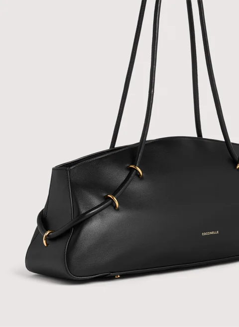 Кожена чанта Coccinelle Lizzie Noir — снимка 3