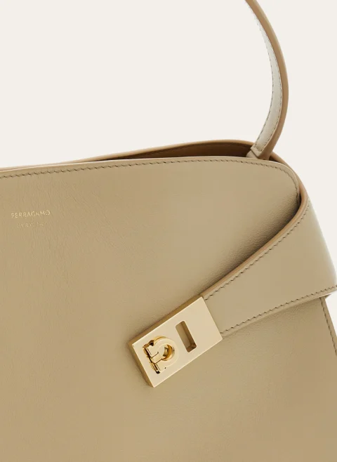 Чанта 'Hug Soft' Ferragamo — снимка 4