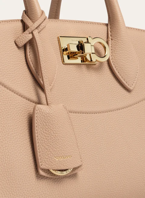 Чанта Studio soft Ferragamo (M) Dusty Pink — снимка 4