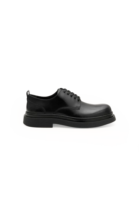 Leather Derbies Shoes in Black