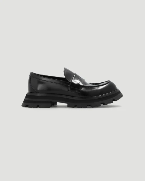 Wander Loafers in Black