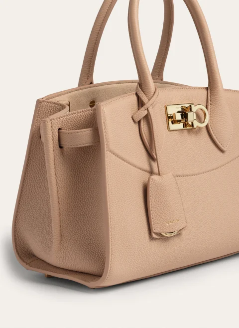 Чанта Studio soft Ferragamo (M) Dusty Pink — снимка 5