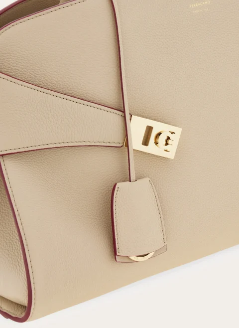 Чанта 'Hug' Ferragamo (L) — снимка 5