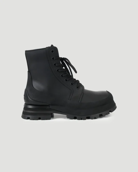 Wander Lace Up Boot in Black