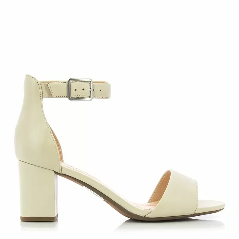 Дамски сандали на ток CLARKS – 26177448 DEVA MAE IVORY LEATHER