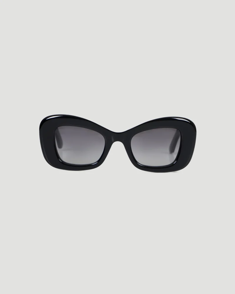 Bold Cat-Eye Sunglasses in Black
