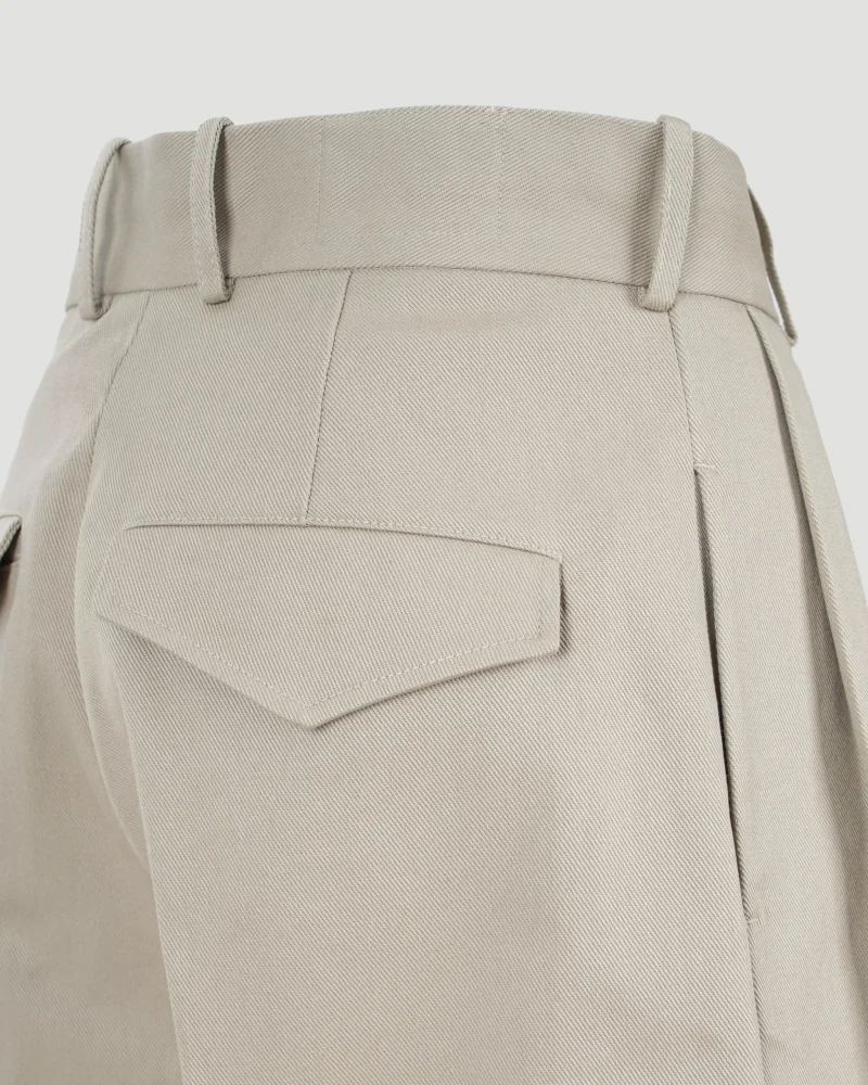 Oversized Bermuda Pants in Beige — снимка 3