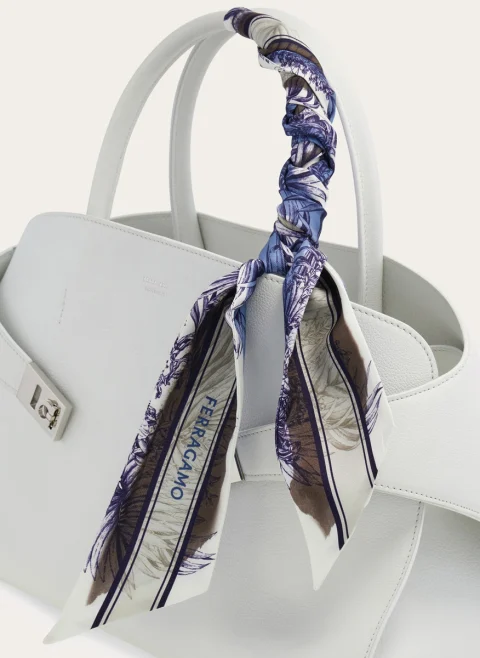 Копринен шал Ferragamo — снимка 6