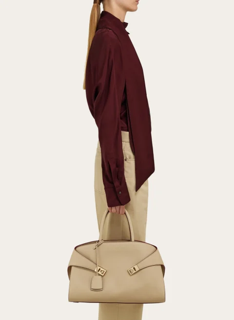 Чанта 'Hug' Ferragamo (L) — снимка 7