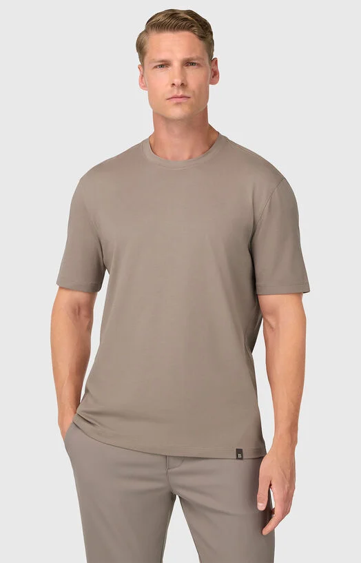 Тениска в бежов цвят