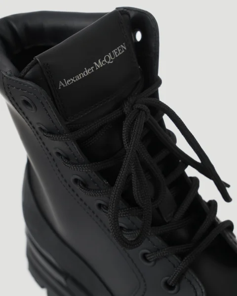 Wander Lace Up Boot in Black — снимка 7