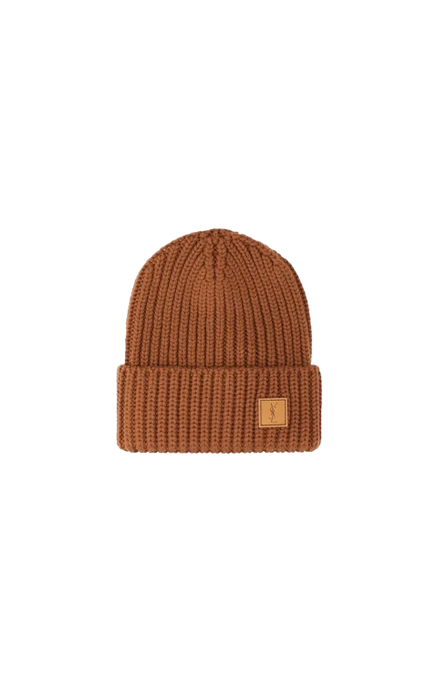 Logo-Patch Ribbed-Knit Beanie Hat in Camel