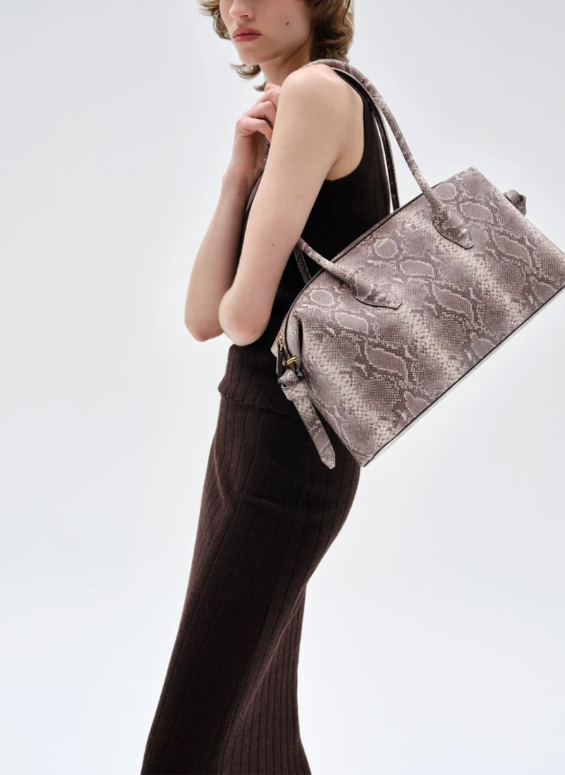 Чанта 'Brioche Duffle' Yuzefi — снимка 4