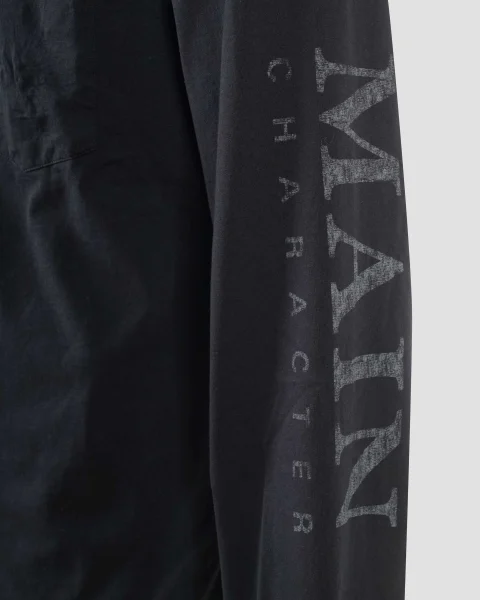Main Character Artwork Shirt in Black — снимка 4