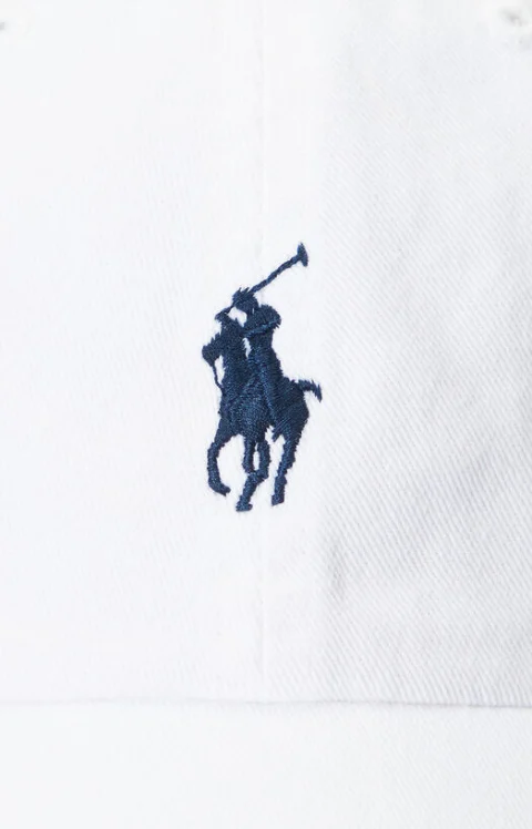Бяла шапка с контрастно лого — снимка 3
