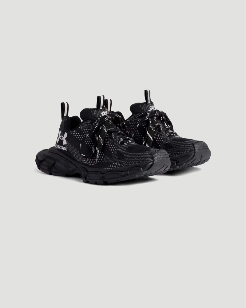 Under Armour® 3XL Knit Sneaker in Black and White — снимка 3