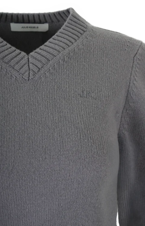 Kelt Wool V-Neck Sweater in Steel Grey — снимка 4
