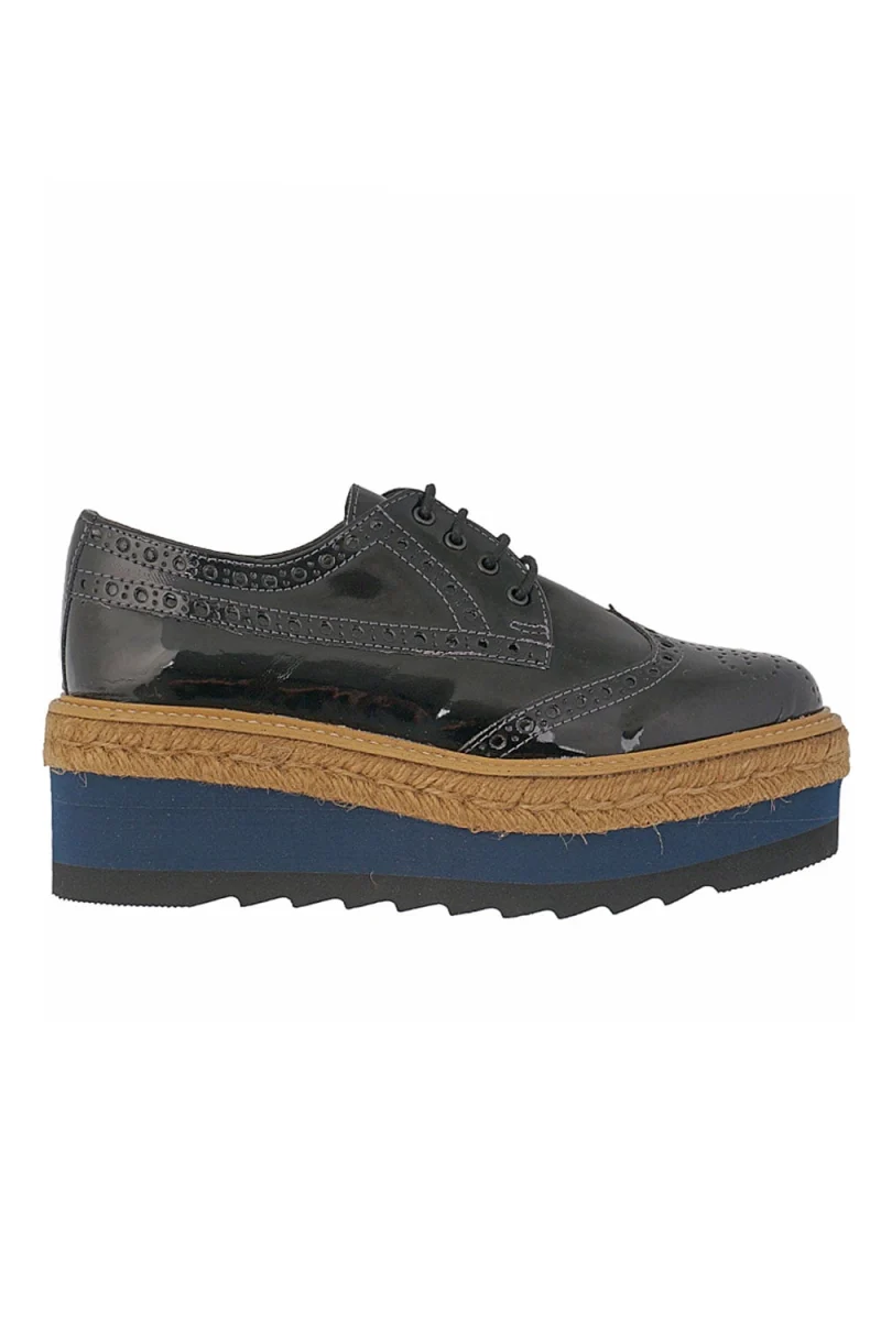Laced Up Favela 008221