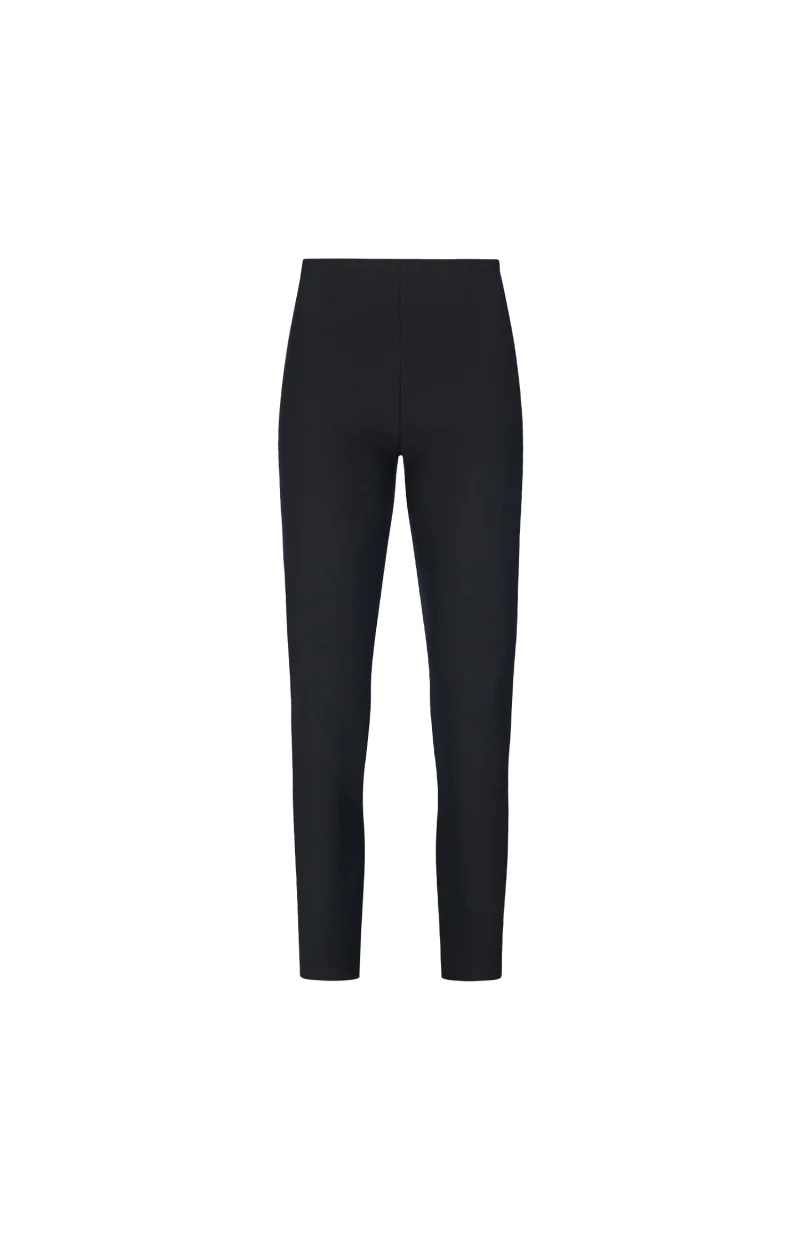 Gael Pant in Black