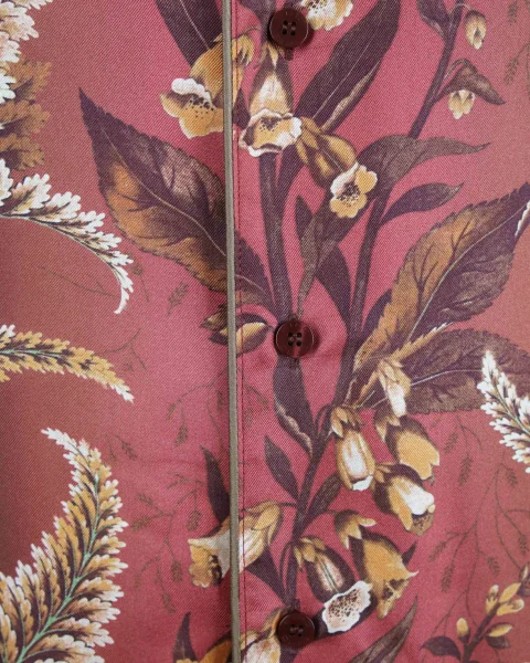 Silk Flower Print Short Sleeve Shirt in Brick Red — снимка 2