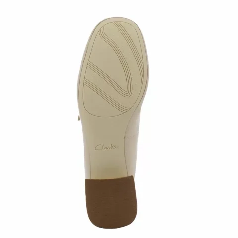 Токчета CLARKS – 26181313 DAISS30 SHINE SAND PATENT — снимка 4