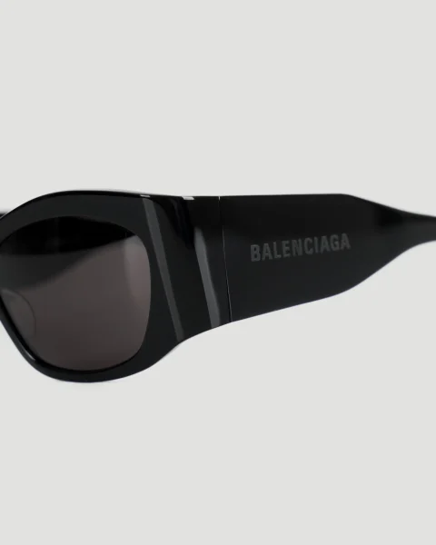 Cat-Eye Sunglasses in Black — снимка 2