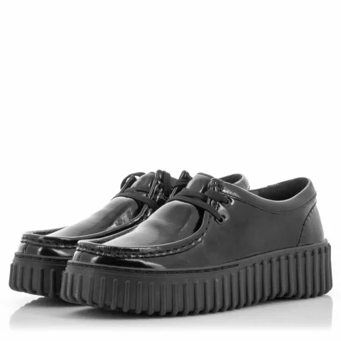 Дамски Ежедневни CLARKS – 26179111 TORHILL BEE BLACK PAT — снимка 2