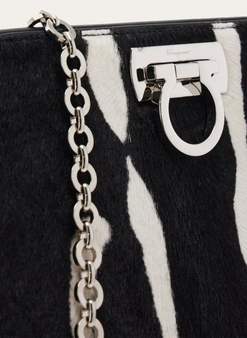 Клъч с 'furry texture' дизайн 'Diana' Ferragamo — снимка 5