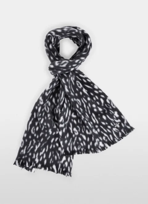 Шал от фина вълна 'Leopard' Marc Cain Sports