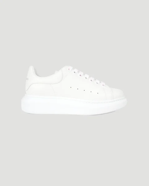 Oversized Sneakers in Total White