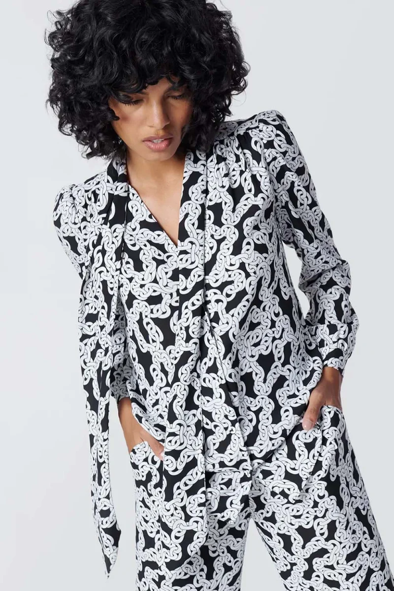 Shirt Dvf Harvey Top DVFBL3Q015CCSBK B2341 crawling chain small black — снимка 2