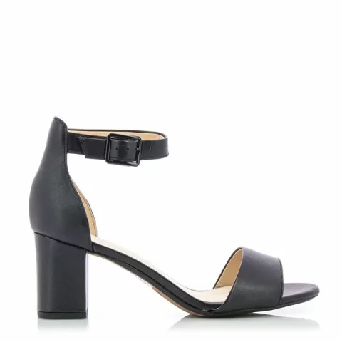 Дамски сандали на ток CLARKS – 26140007 DEVA MAE BLACK LEATHER