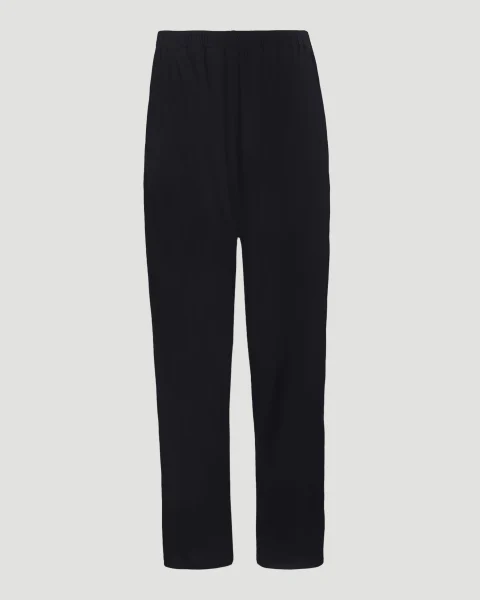 Nevia Pant in Black