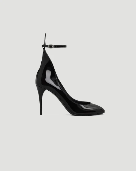 Decollete Pumps in Patent Leather