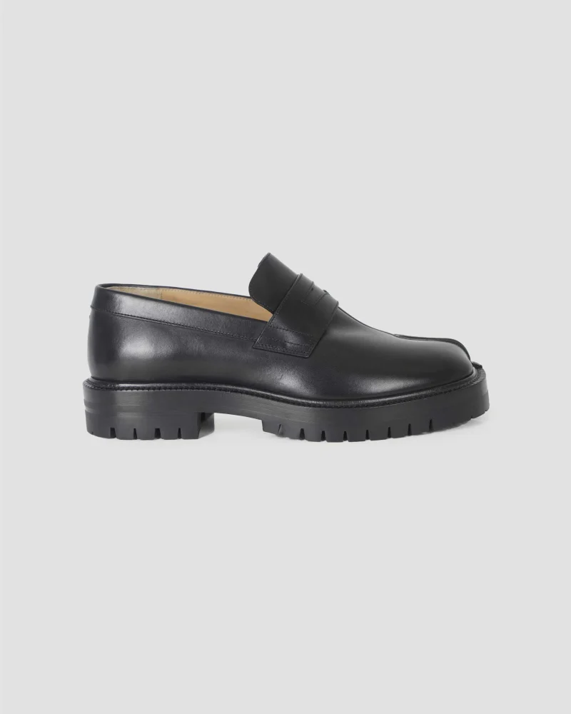 Tabi Loafers in Black