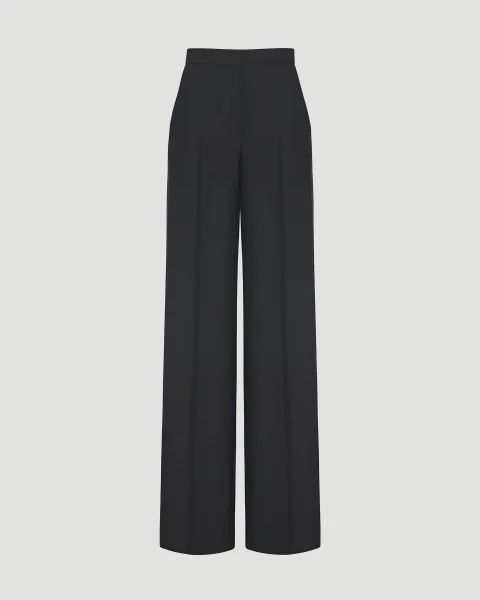 Delton Pant in Black