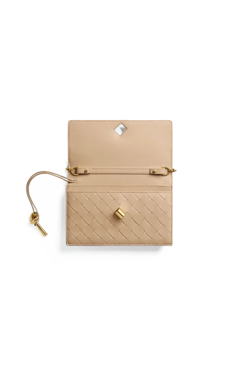 Andiamo Pouch on Chain in Shore — снимка 2